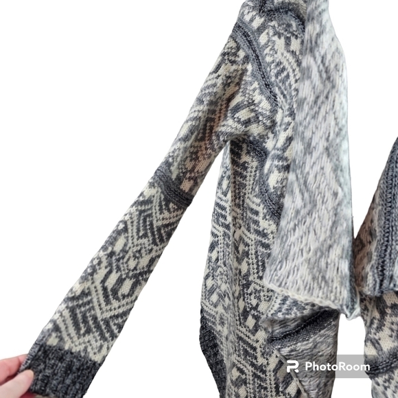 TOBI Oversized Nordic Print Cascade Open Front Cardigan in Small - Picture 6 of 11